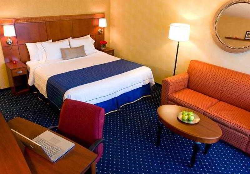 Hotel Courtyard Airport Natomas 3*