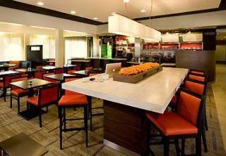 Courtyard Airport Natomas 3*