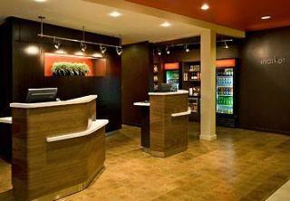 Courtyard Airport Natomas 3*