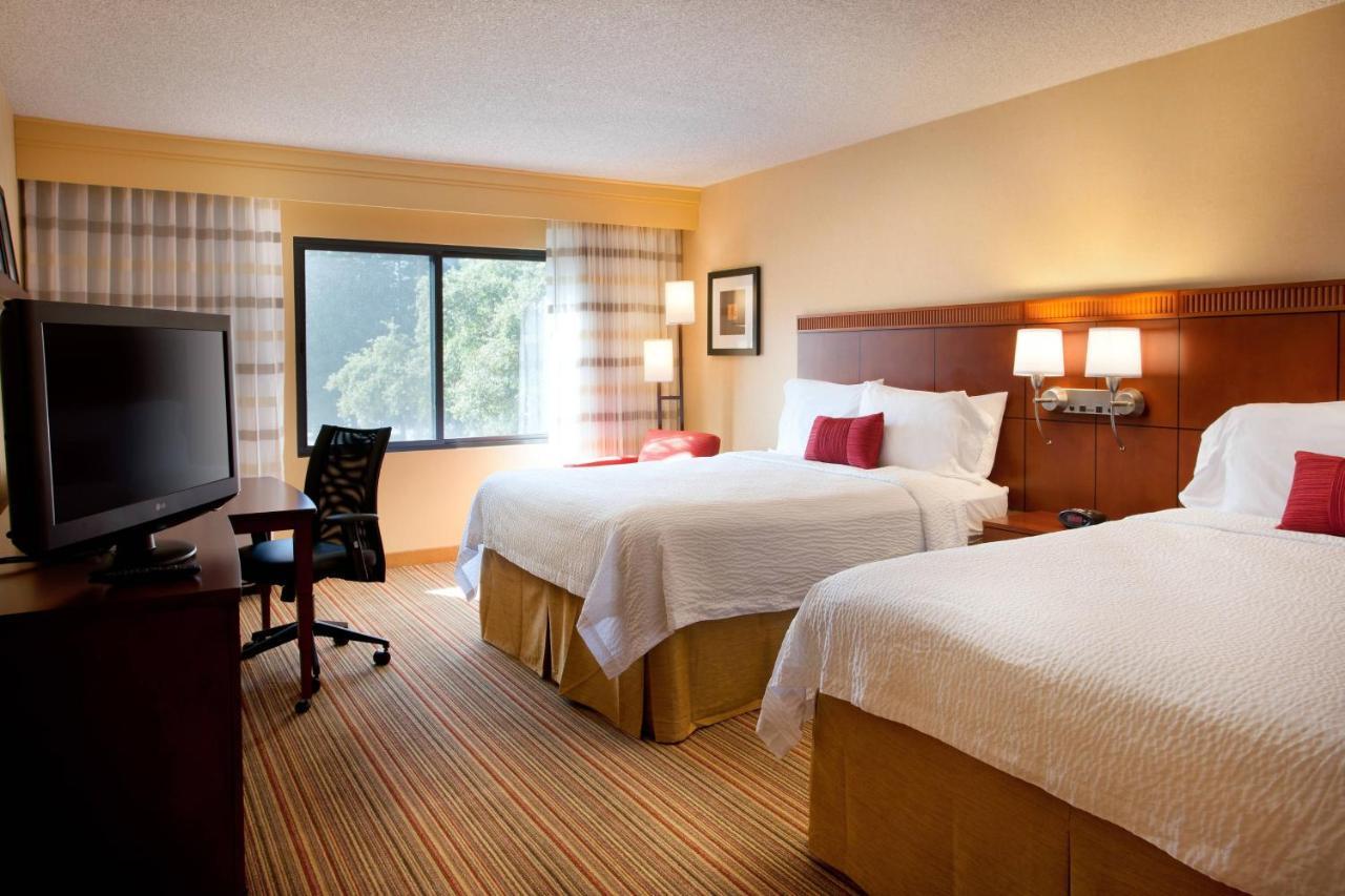 Hotel Courtyard Airport Natomas 3*