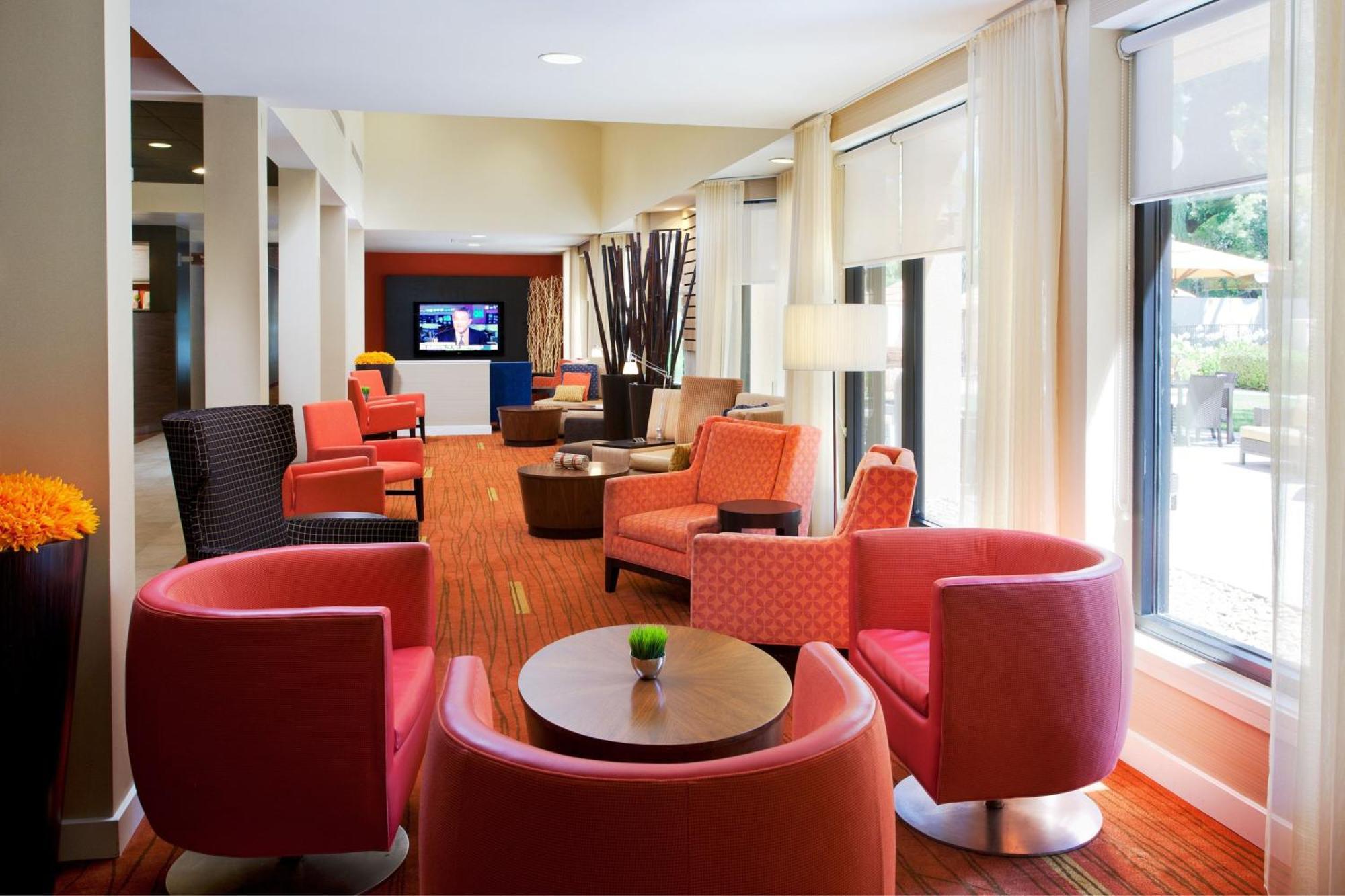 Courtyard Airport Natomas Hotel