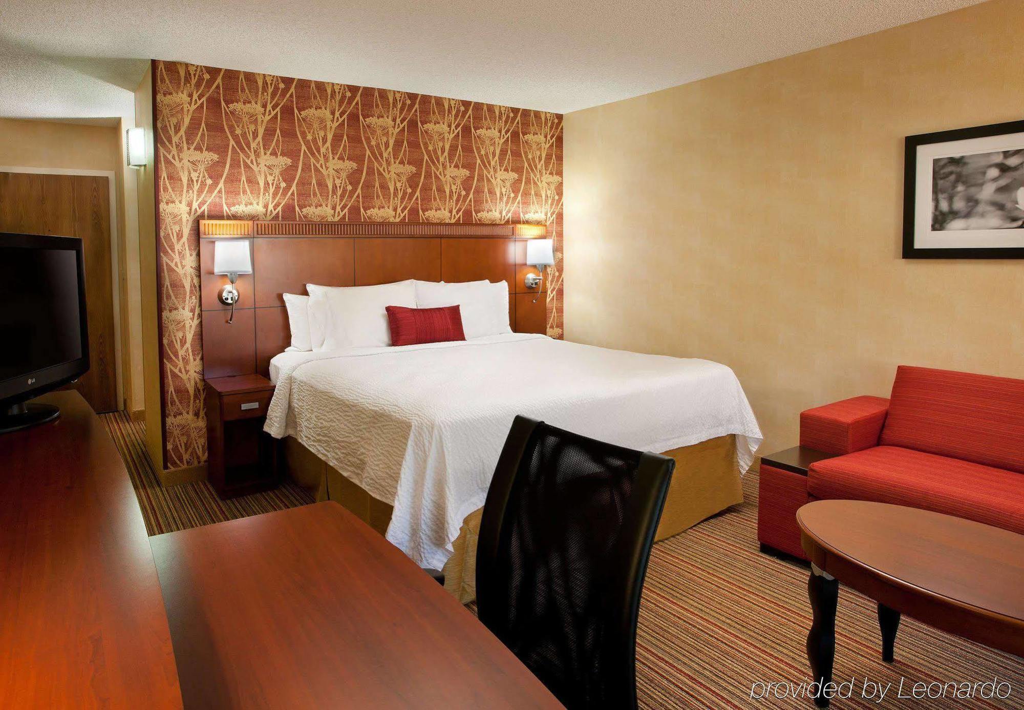 Courtyard Airport Natomas Hotel