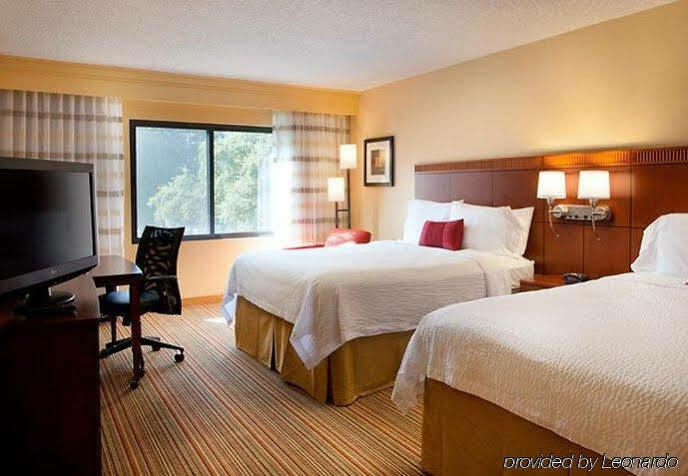 Hotel Courtyard Airport Natomas 3*